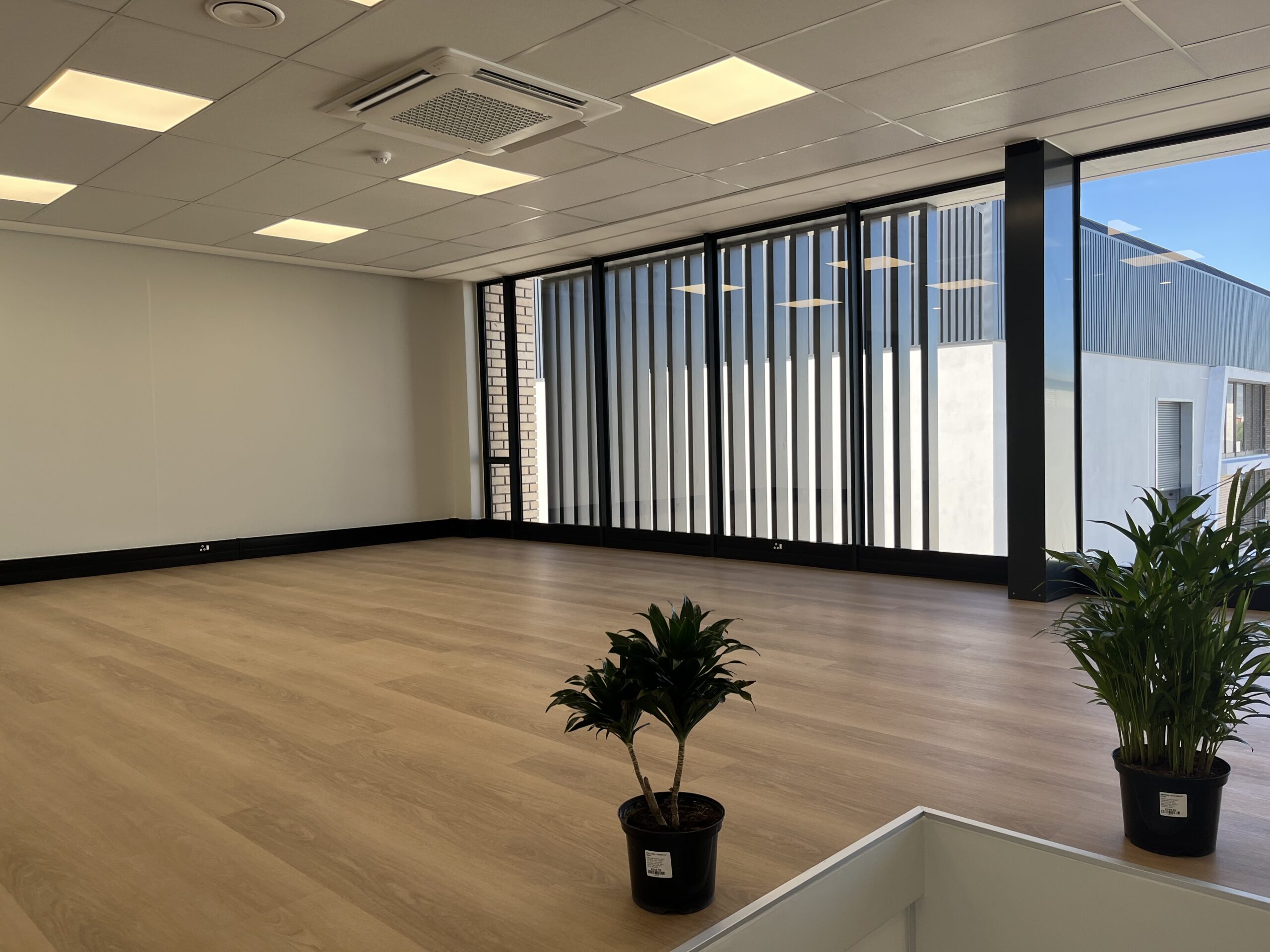 395m² Warehouse To Let Stikland